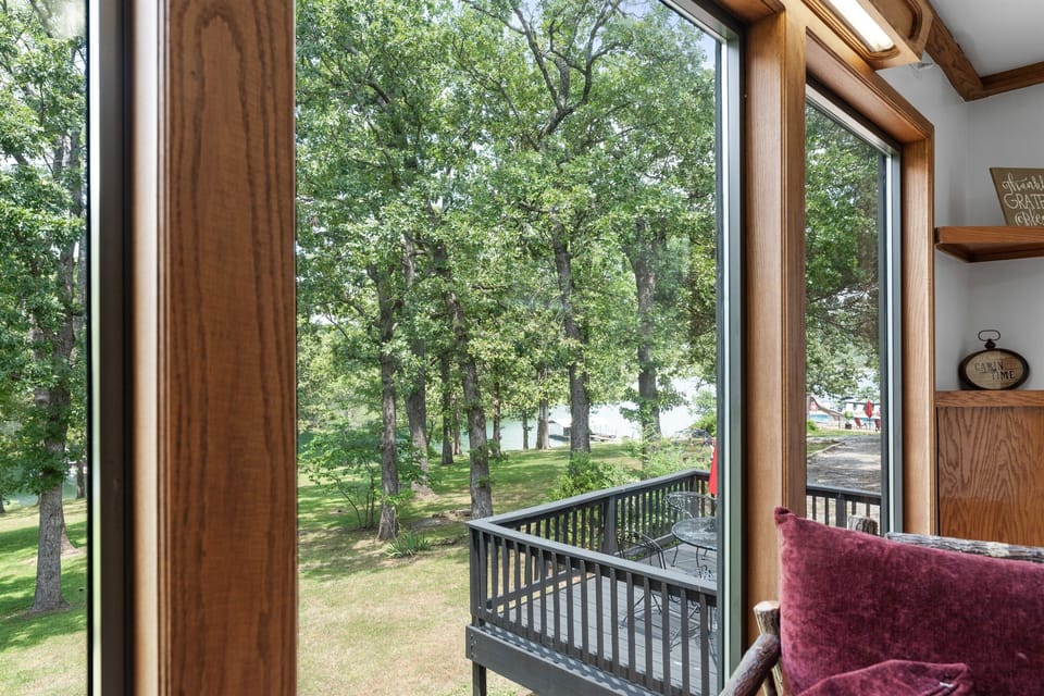 Let the cozy cabin atmosphere embraces you and relaxation unfold