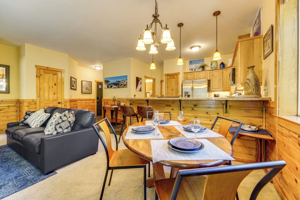 Dining Area | Dishware/Flatware | Trash Bags/Paper Towels