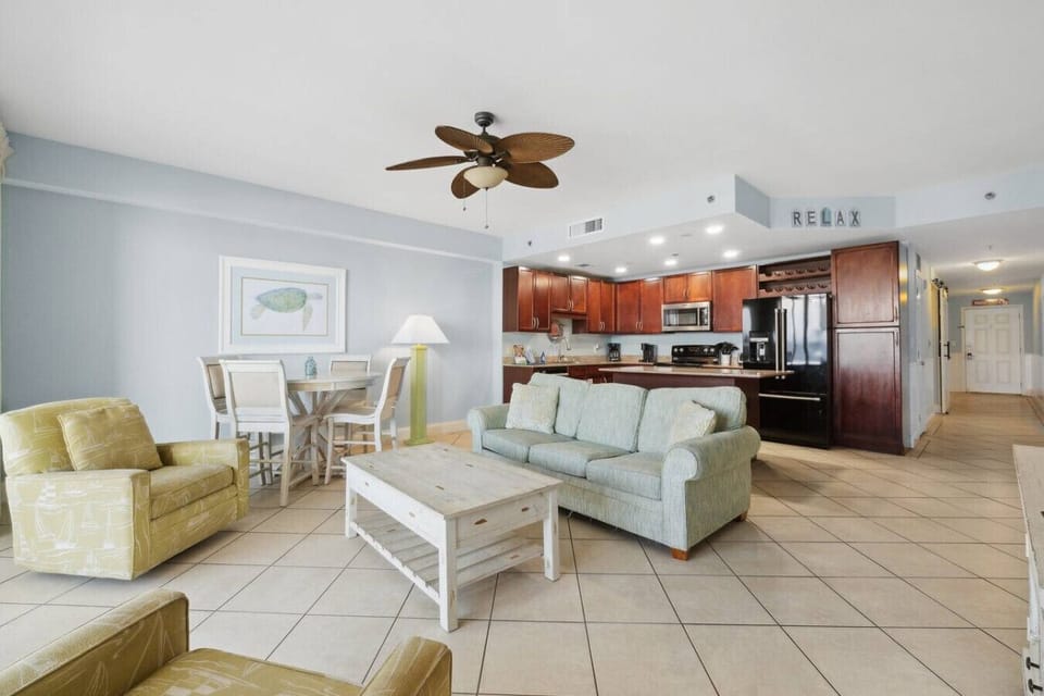 Living Area with Gulf Views, Sleeper Sofa and Flat Screen TV