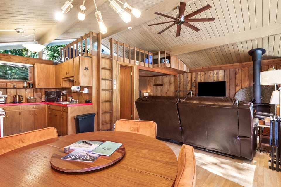 Open-concept studio; perfect for couples