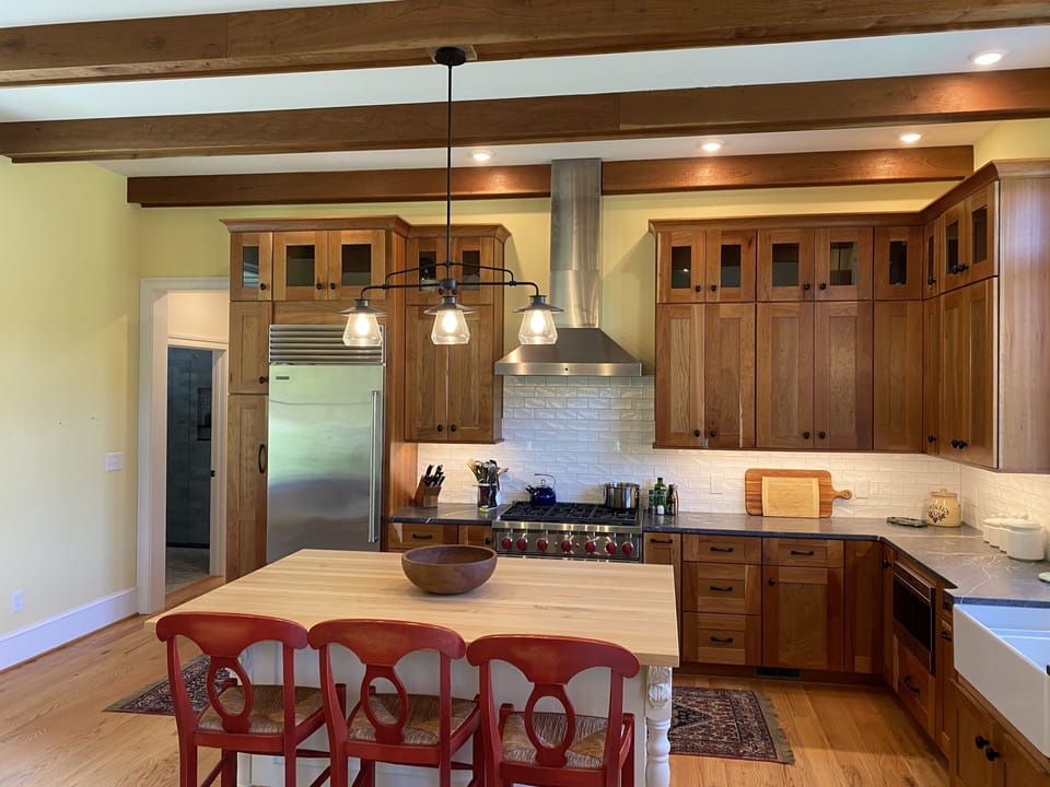 Gourmet kitchen, Island with seating for 3