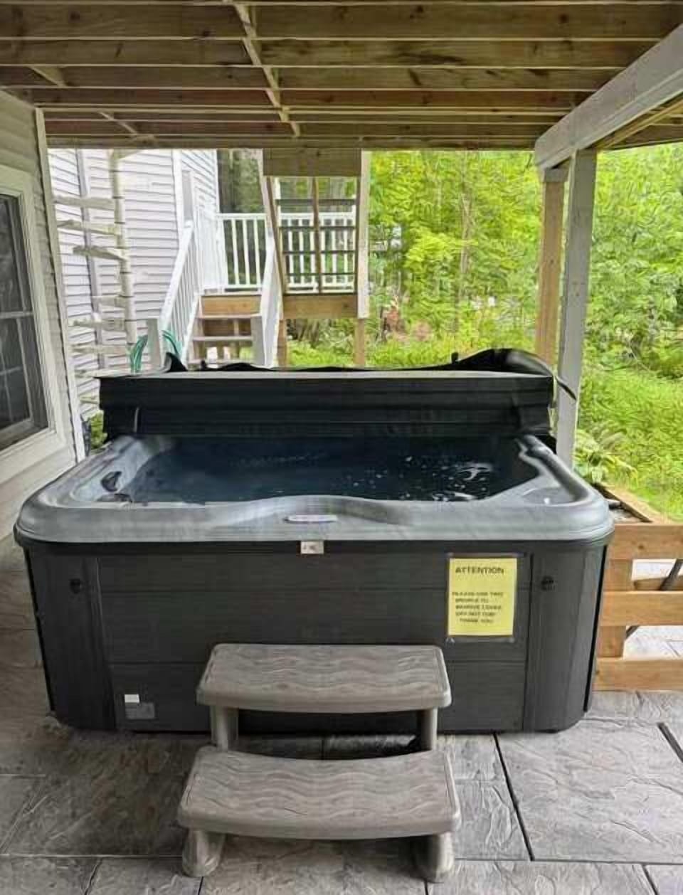 new 4-6 person hot tub