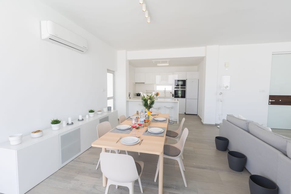 Dining Area with table and chairs to seat 6 people