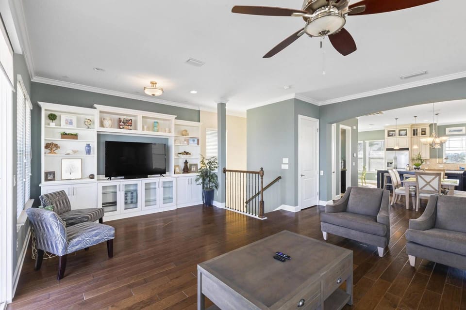 Third Floor Living Space With Ocean Views & Smart TV