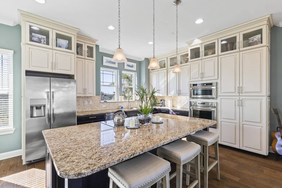 Kitchen With Island Seating