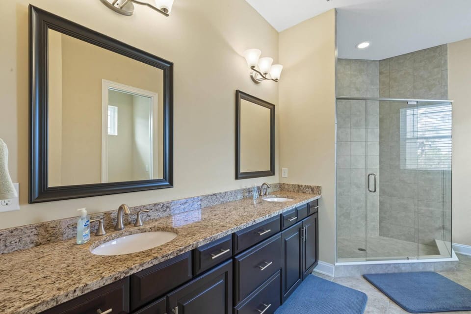 Master Bath With Dual Vanities, Soaker Tub, Shower & Toilet