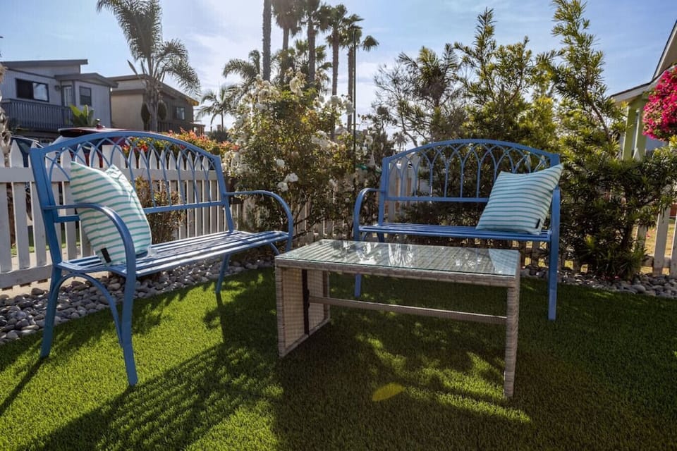 Front Lounge Area