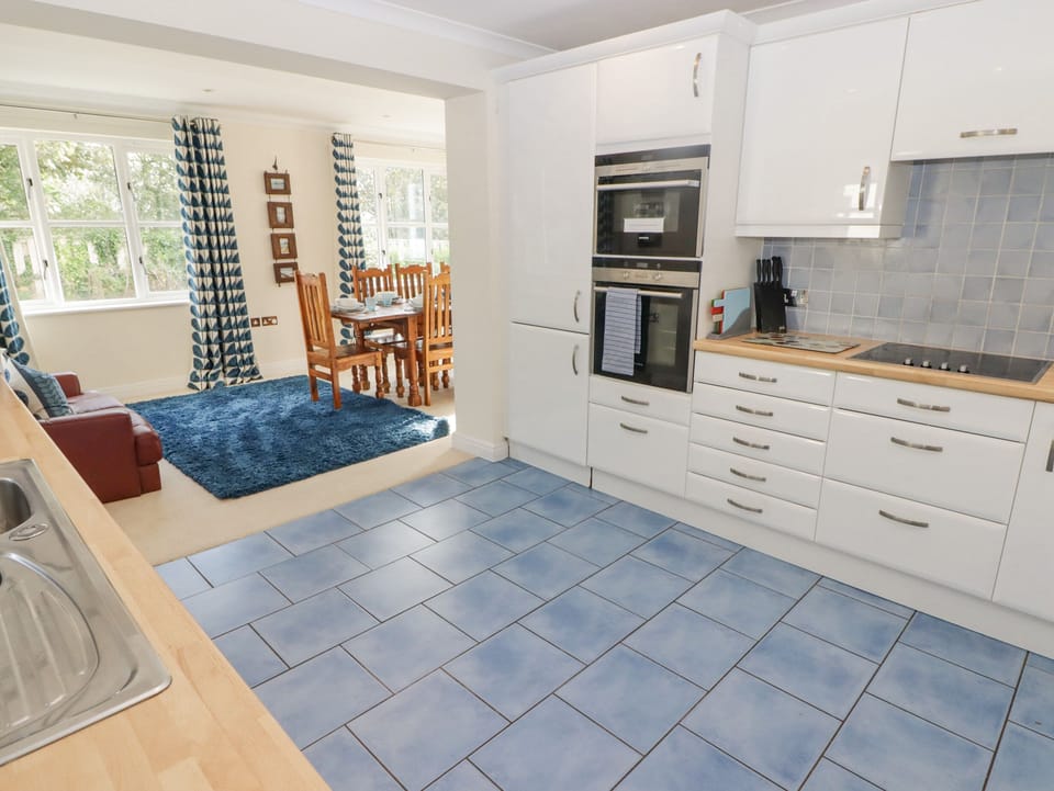 Fridge, dishwasher, electric kettle, toaster