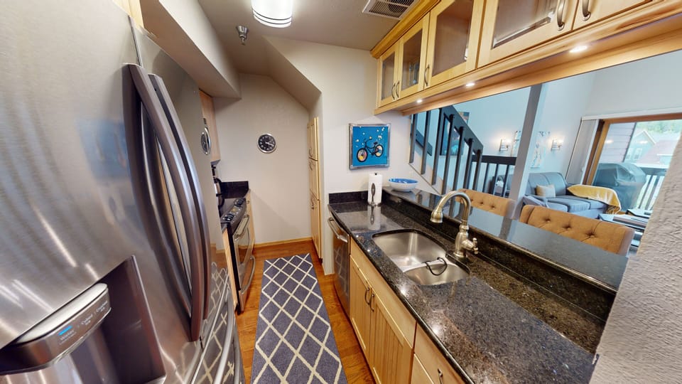 Fully Equipped Kitchen with Stainless, Granite - Fully Equipped Kitchen with Stainless, Granite