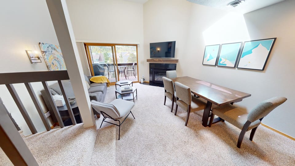 Living Area with Flatscreen, Gas Fireplace - Living Area with Flatscreen, Gas Fireplace