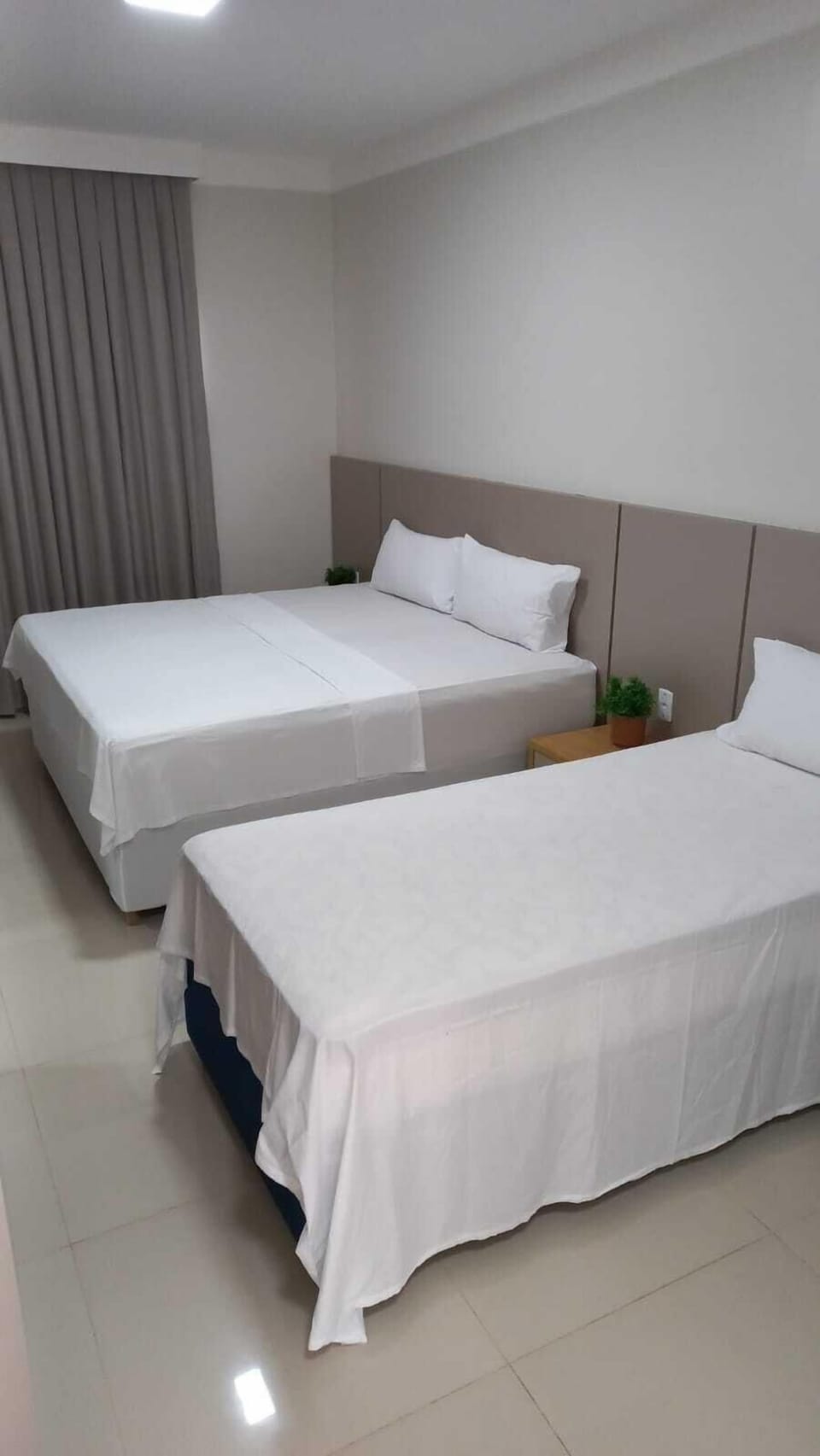 Basic Twin Room | Down comforters, desk, laptop workspace, WiFi (free)