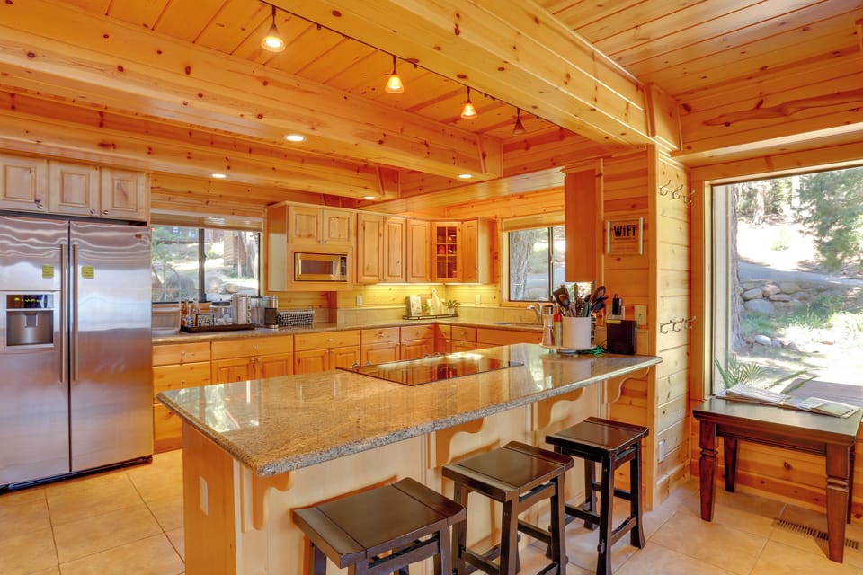 House (4 Bedrooms) | Interior