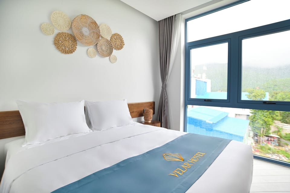 Deluxe Double Room, 1 King Bed, Non Smoking, Mountain View | Mountain view