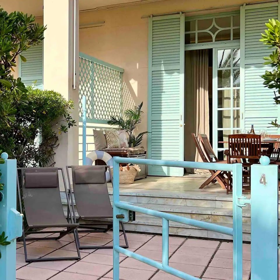 Ciao! Come enjoy your patio any time of the year, the sea is just steps away!