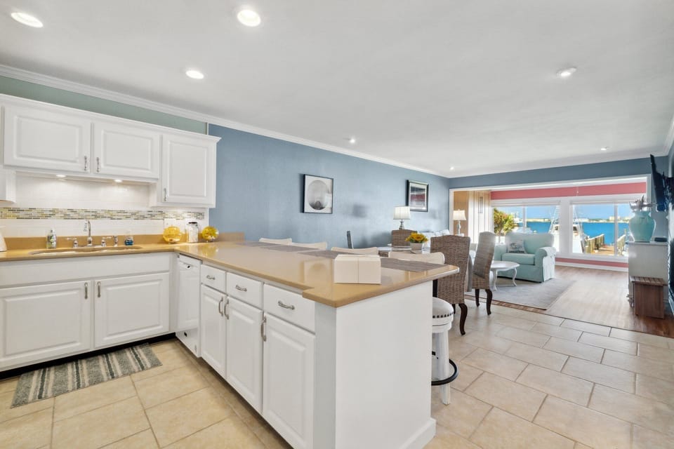 Kitchen Bar with View of Marina