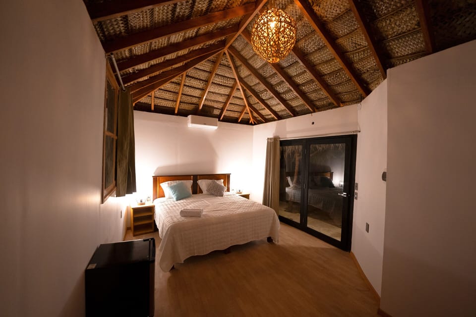 Executive Room, 1 Bedroom | Bathroom | Shower, rainfall showerhead, free toiletries, towels