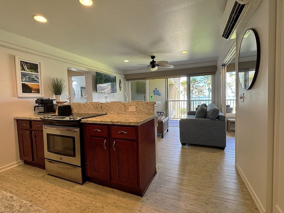 Full kitchen