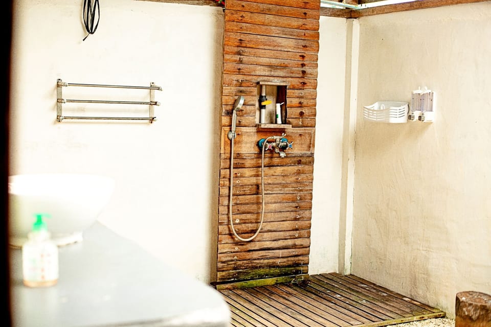 Classic Bungalow | Bathroom | Shower, rainfall showerhead, bidet, soap