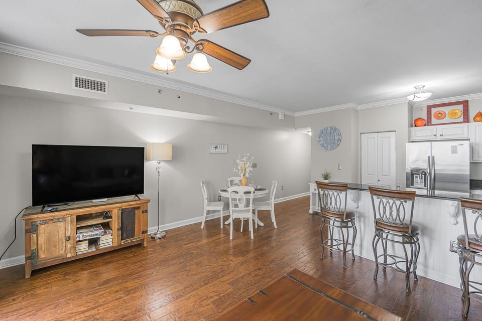 Dining area with brand new table and chairs 