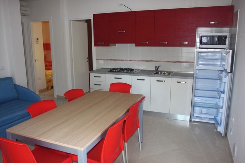 Apartment, 3 Bedrooms, Patio, Garden View | Living area