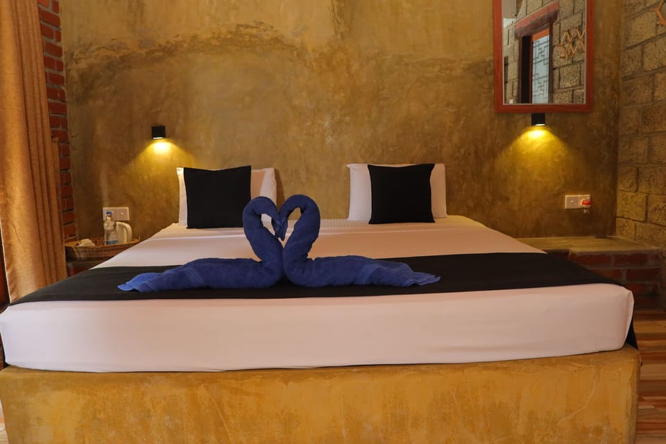 Deluxe Family Room | Individually furnished, free WiFi, bed sheets