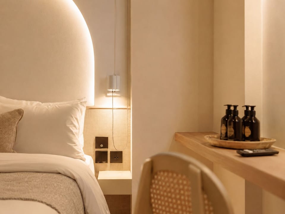 Deluxe Room with Queen Bed | In-room safe, desk, soundproofing, free WiFi