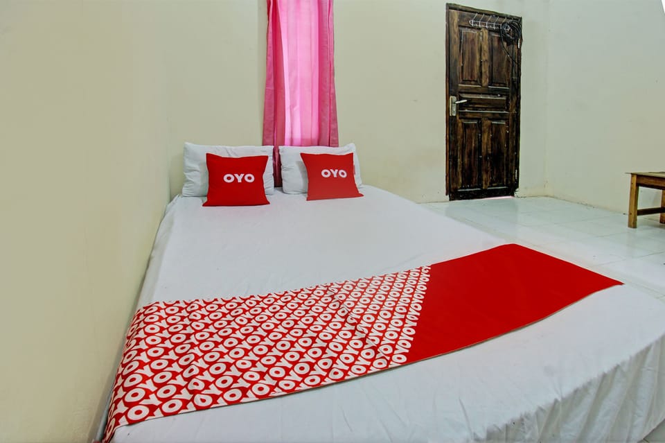 Deluxe Double Room | Desk, WiFi (free), bed sheets