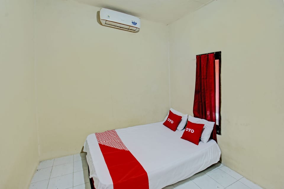 Deluxe Double Room | Desk, WiFi (free), bed sheets