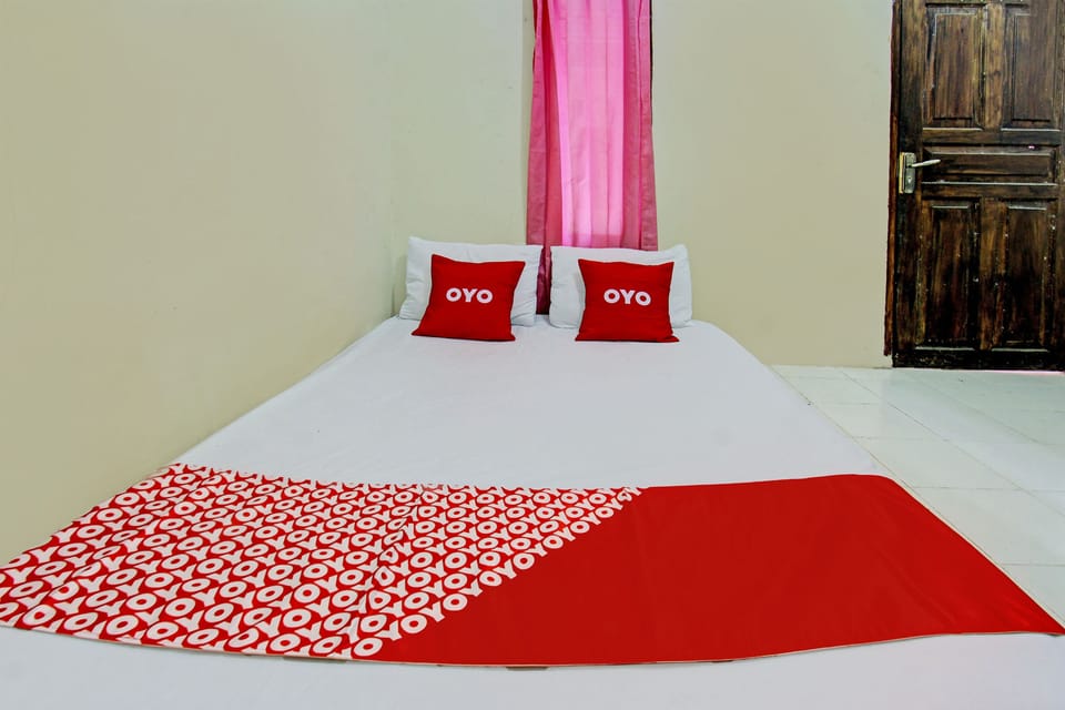 Deluxe Double Room | Desk, WiFi (free), bed sheets