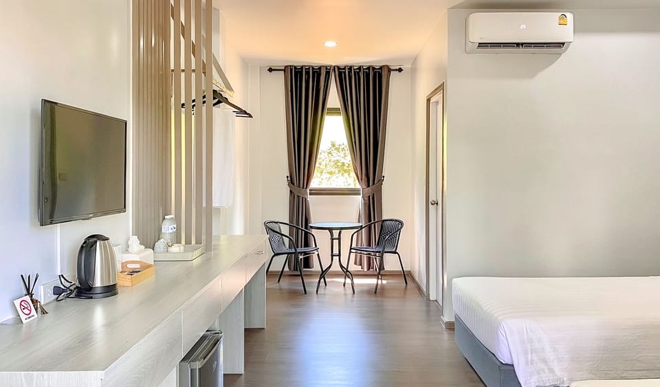 Deluxe Twin Room | Free WiFi, bed sheets