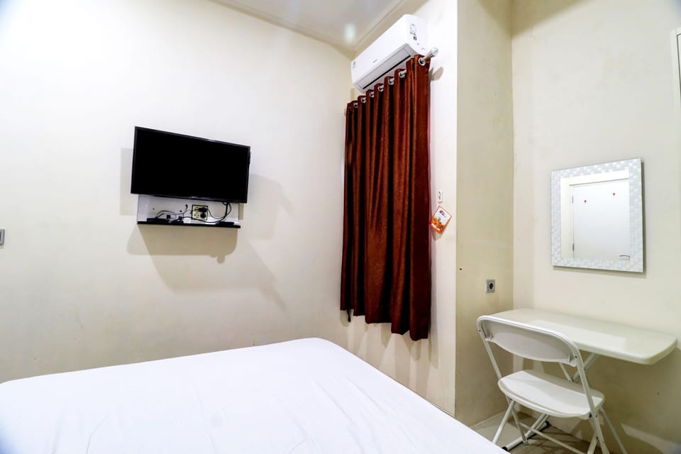 Standard Double Room | Laptop workspace, WiFi (free), bed sheets