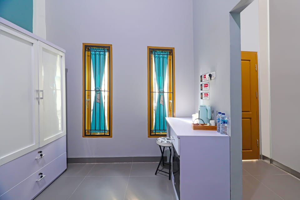 Standard Double Room | Laptop workspace, WiFi (free), bed sheets