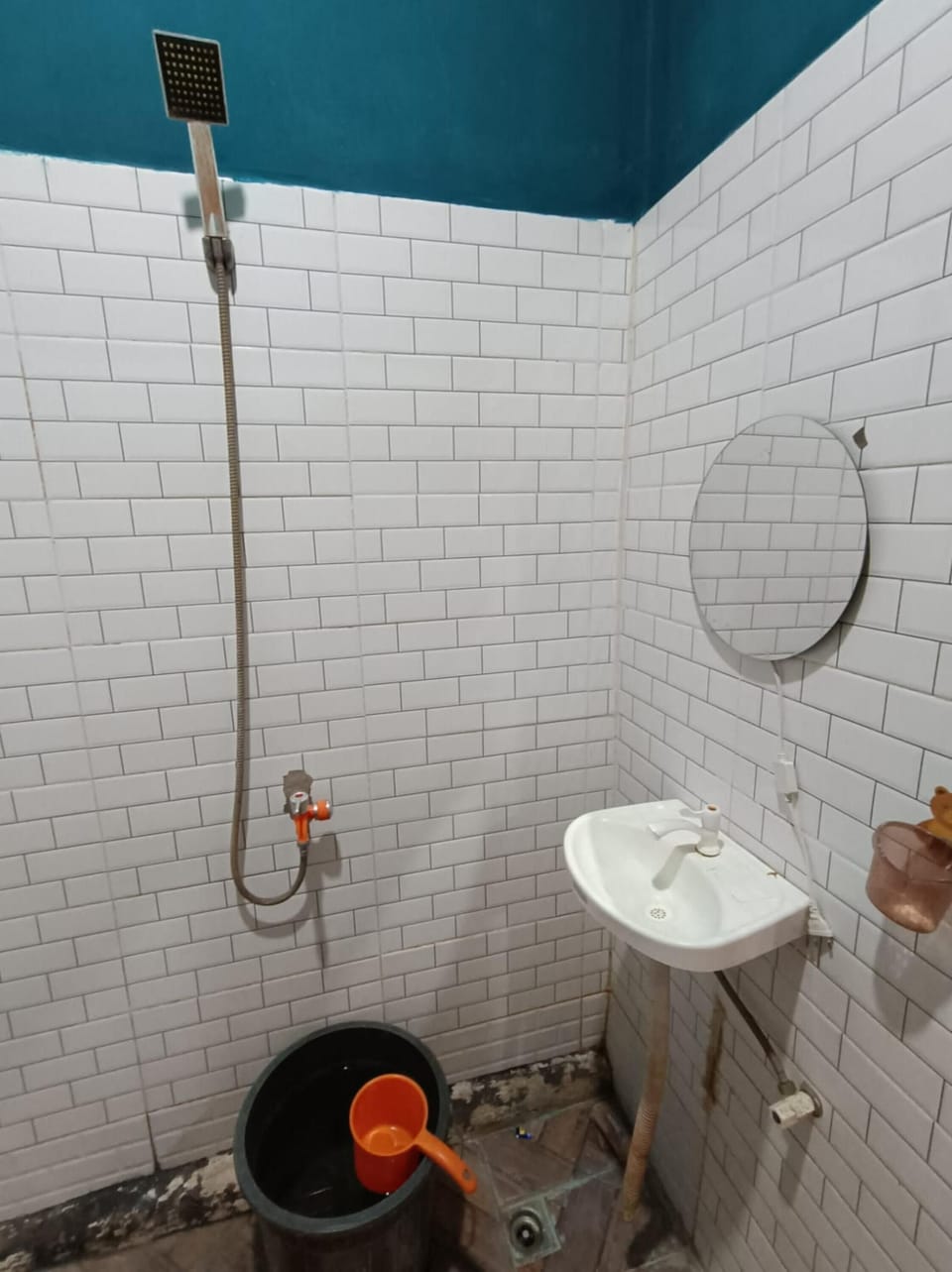 Standard Double Room | Bathroom | Shower, soap