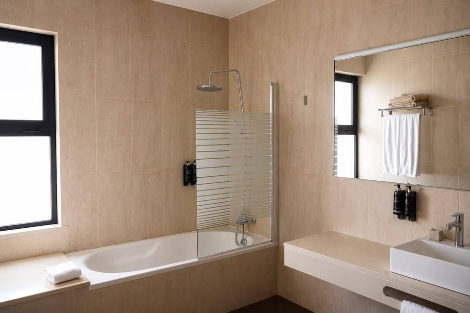 Sea View Room | Bathroom | Free toiletries, hair dryer, bidet, soap