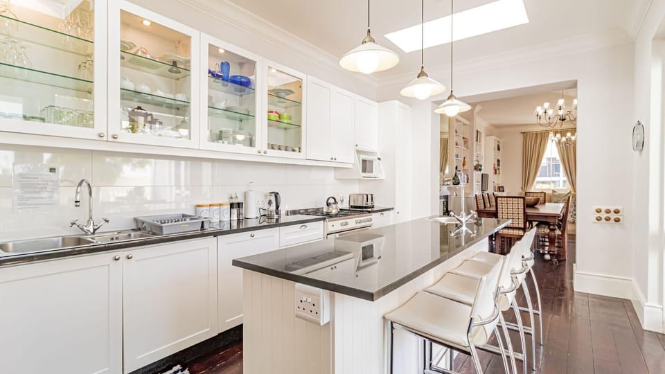 House | 4 bedrooms, Internet