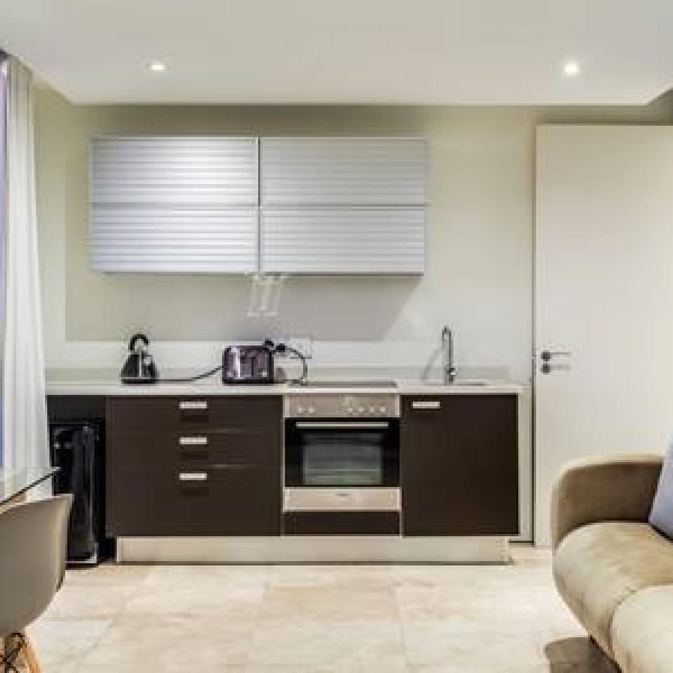 House | 5 bedrooms, desk, Internet