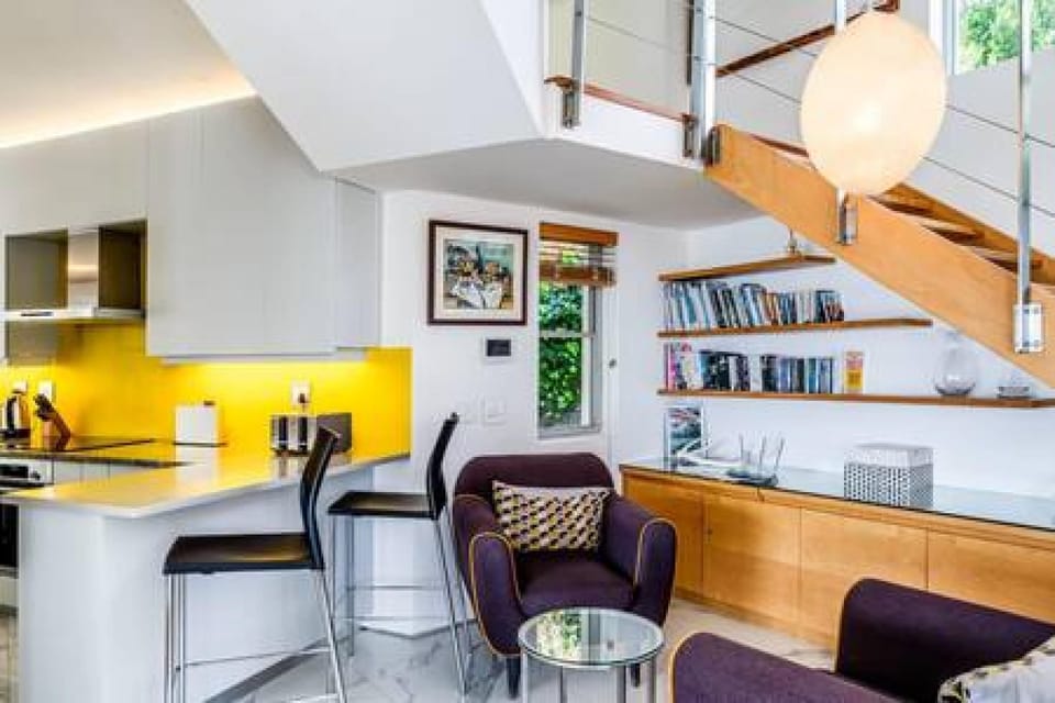 House | 5 bedrooms, desk, Internet