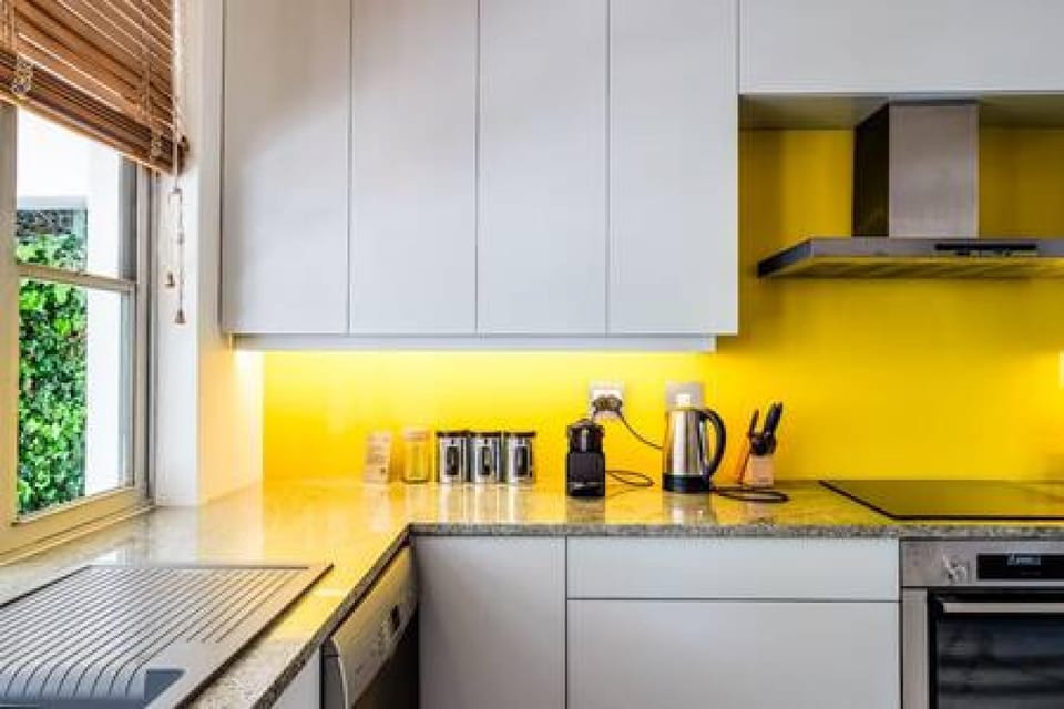 House | 5 bedrooms, desk, Internet