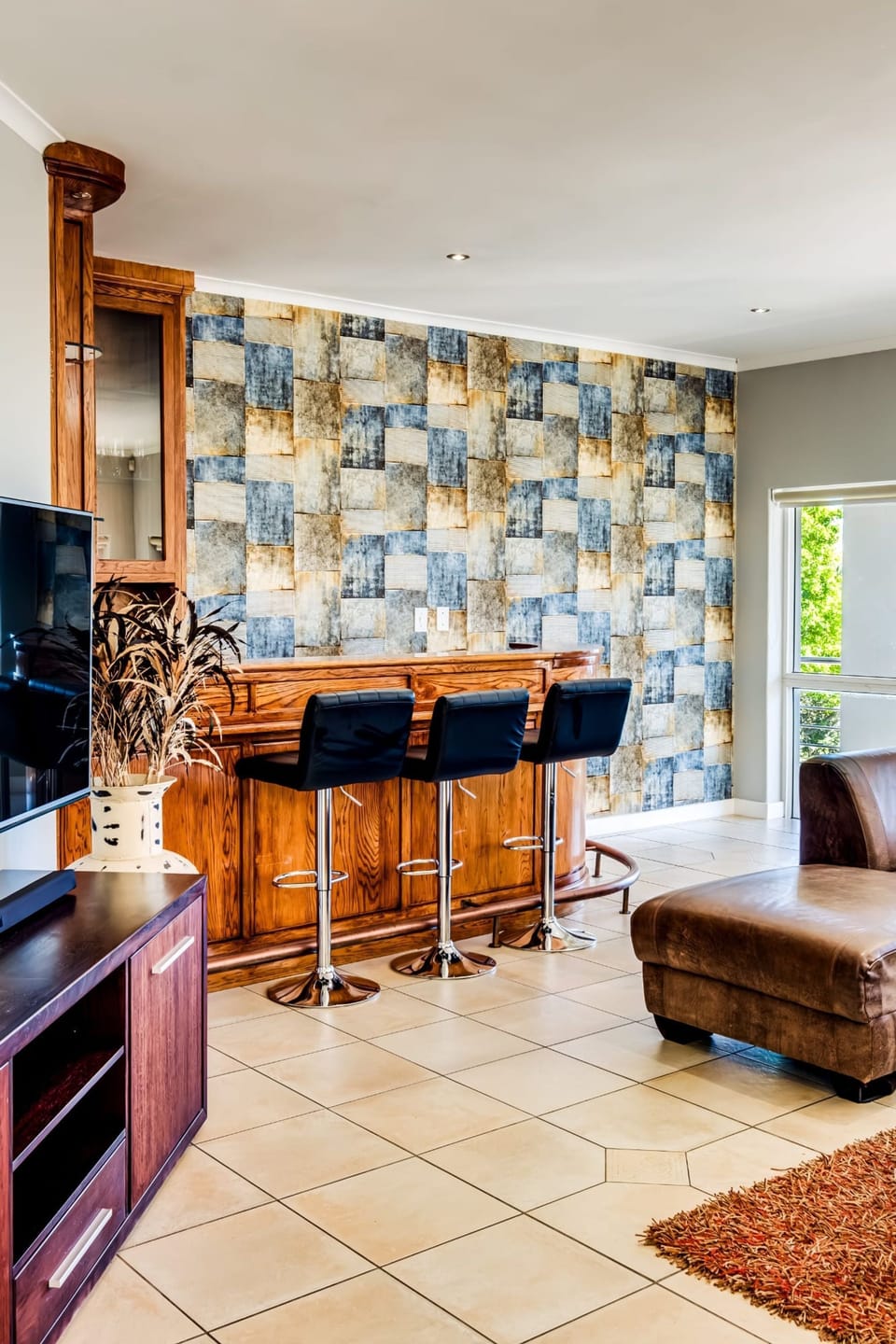 House | 7 bedrooms, desk, Internet