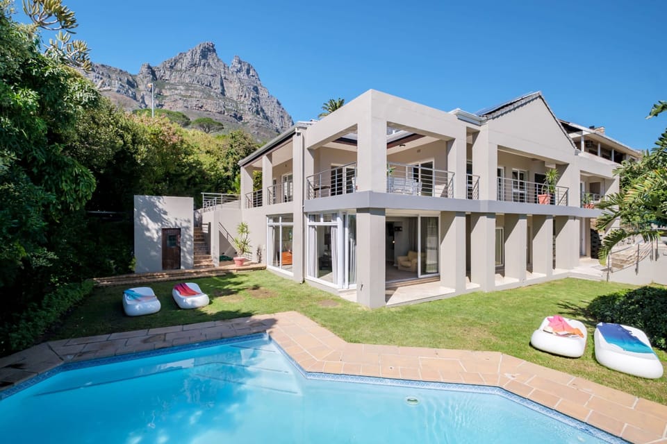 House | 7 bedrooms, desk, Internet
