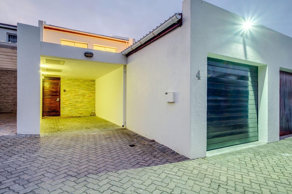 House | 3 bedrooms, desk, Internet