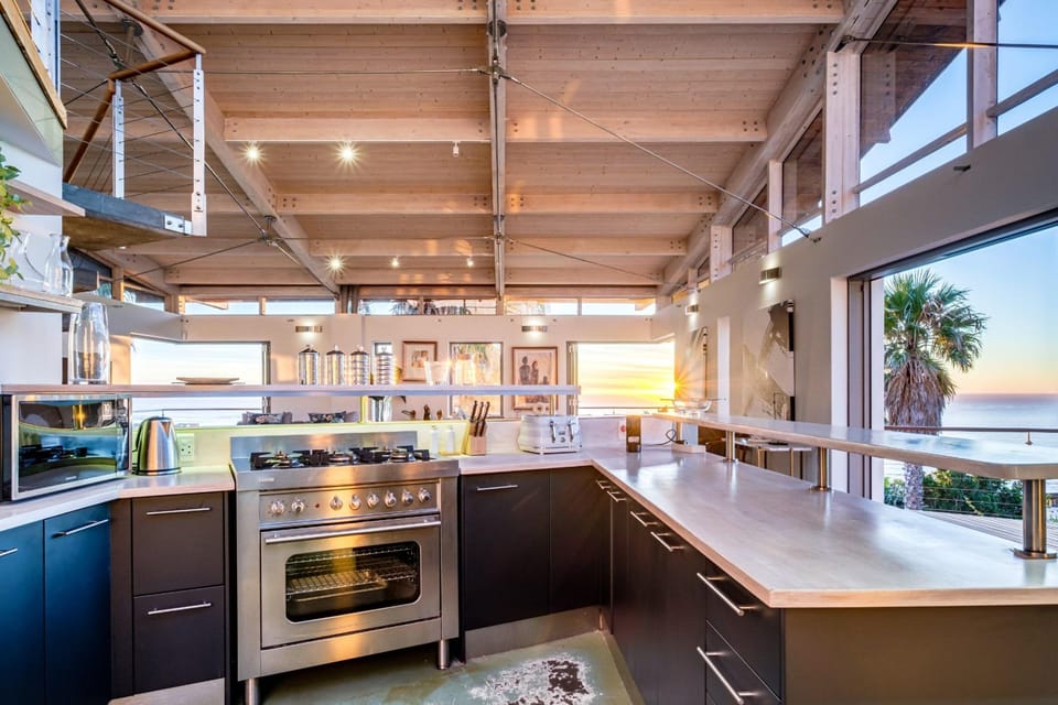 House | 6 bedrooms, desk, Internet
