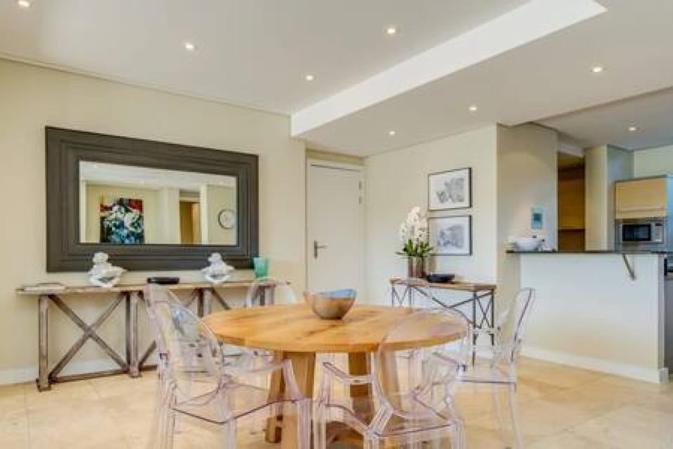 House | 2 bedrooms, desk, Internet
