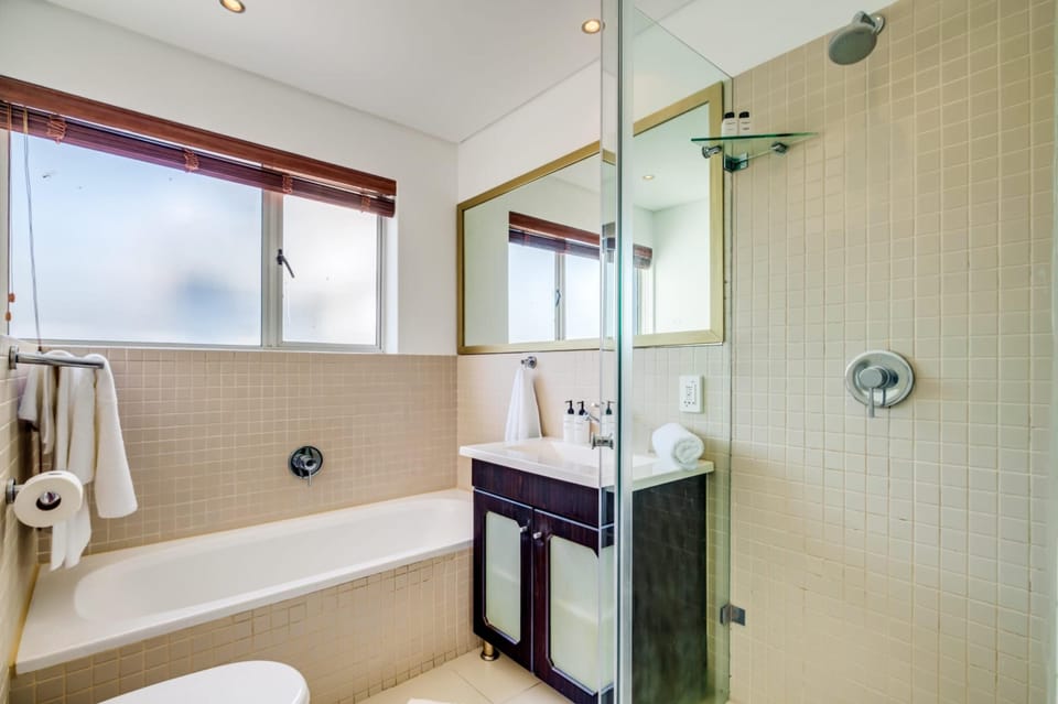 Uninterrupted Ocean Views in Mouille Point Atlantic Vistas Apartment in Cape Town
