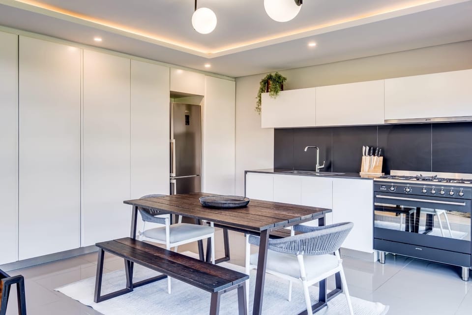 House | 2 bedrooms, desk, Internet