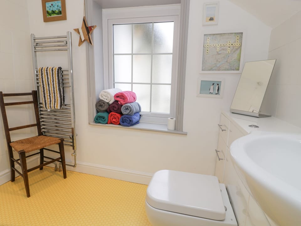 Swn Yr Afon Cottage in Wales