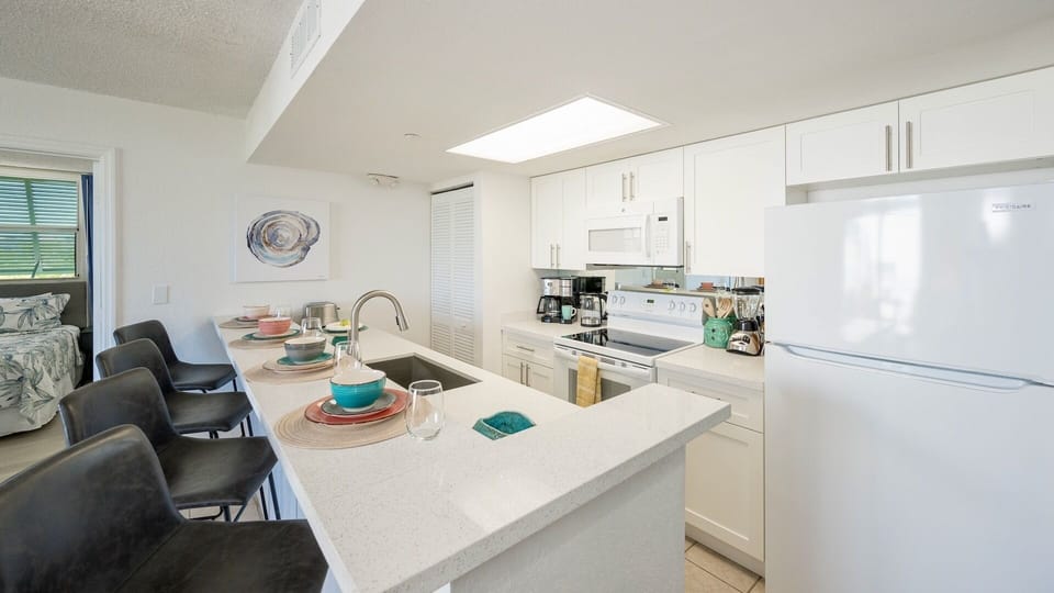 The kitchen has everything you need to prepare a home cooked meal...