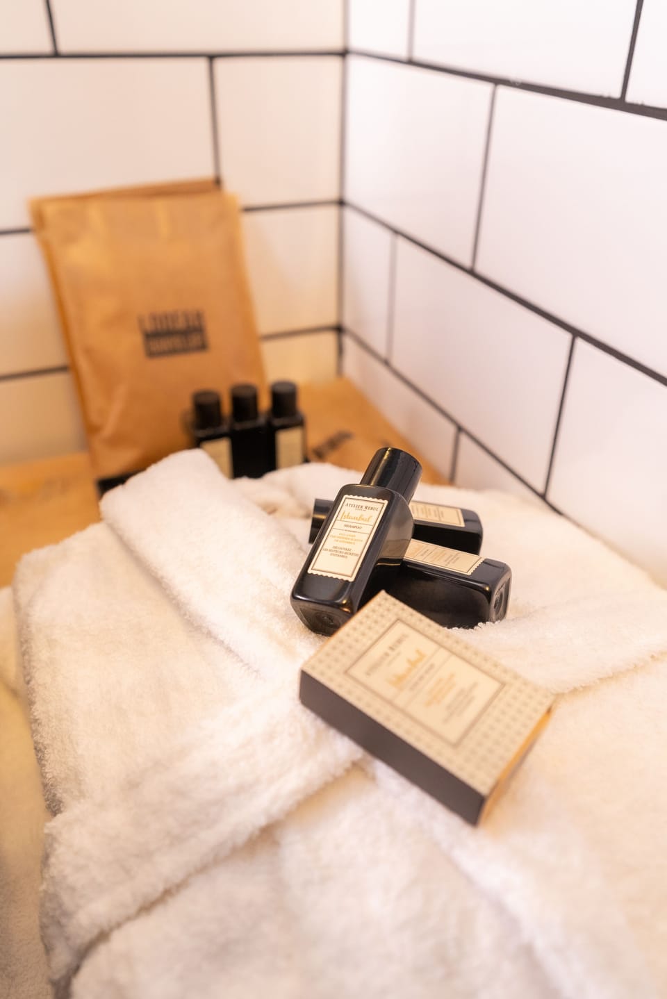 Deluxe Suite | In-room safe, soundproofing, iron/ironing board, WiFi (free)