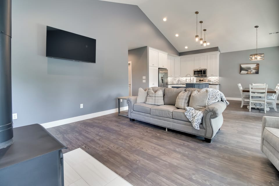 House (2 Bedrooms) | Interior