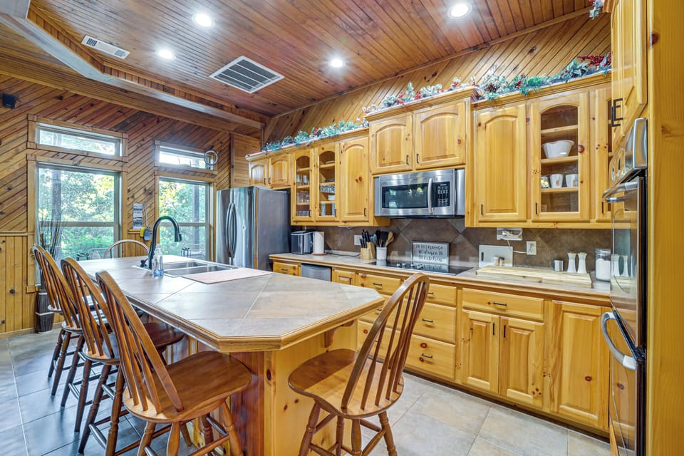 House (4 Bedrooms) | Interior